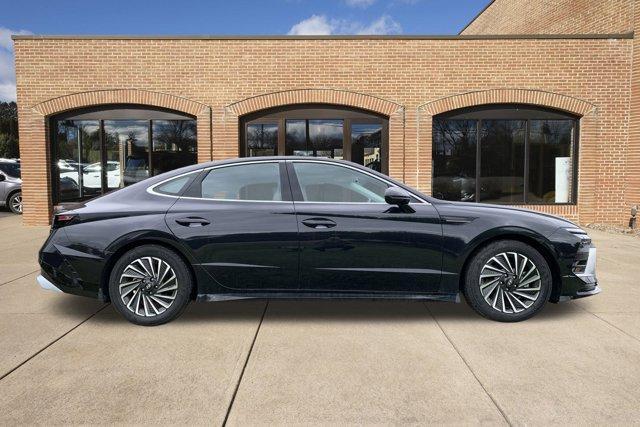 used 2024 Hyundai Sonata Hybrid car, priced at $31,000