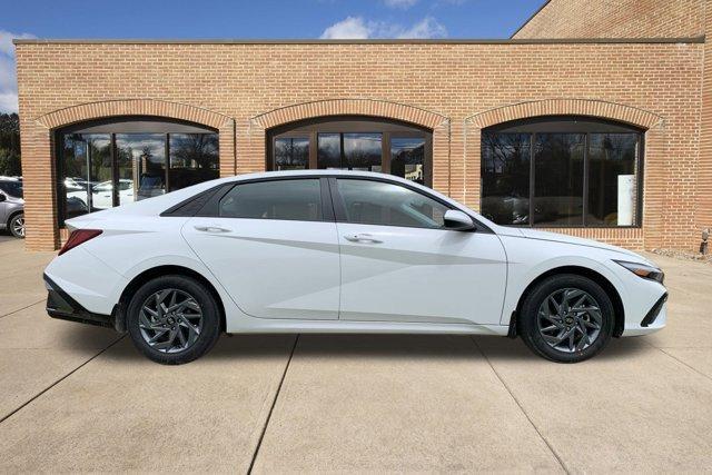 new 2025 Hyundai ELANTRA HEV car, priced at $26,974