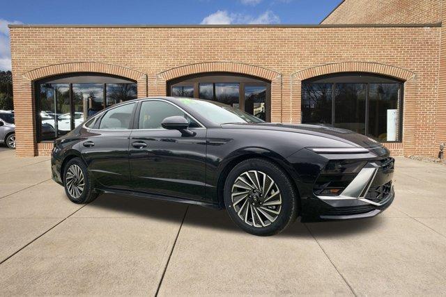 new 2025 Hyundai Sonata Hybrid car, priced at $38,271