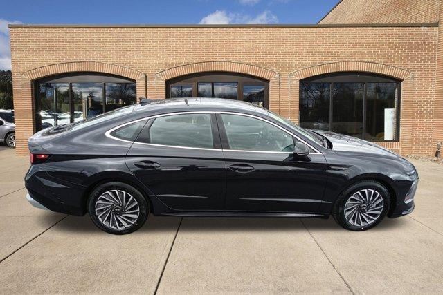 new 2025 Hyundai Sonata Hybrid car, priced at $38,271