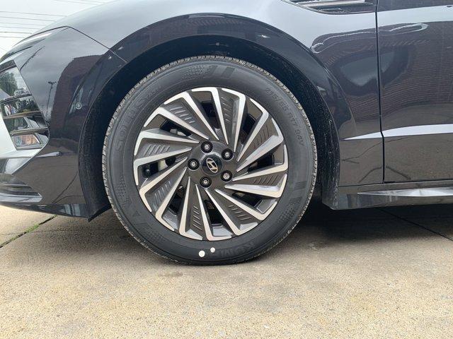 new 2025 Hyundai Sonata Hybrid car, priced at $38,271