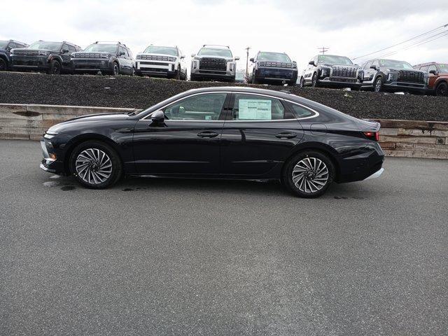 new 2025 Hyundai Sonata Hybrid car