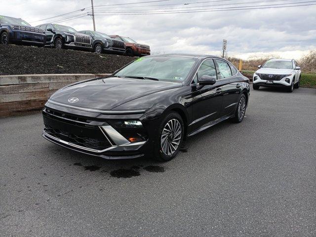 new 2025 Hyundai Sonata Hybrid car