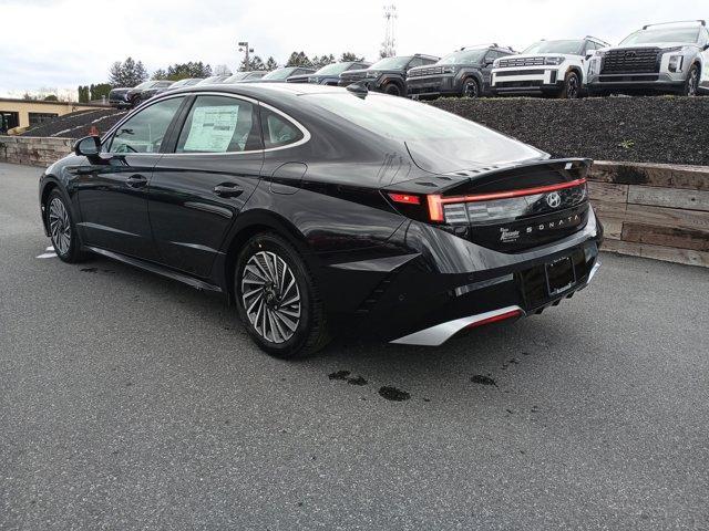 new 2025 Hyundai Sonata Hybrid car