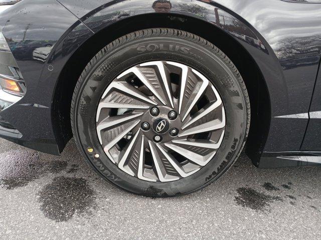 new 2025 Hyundai Sonata Hybrid car