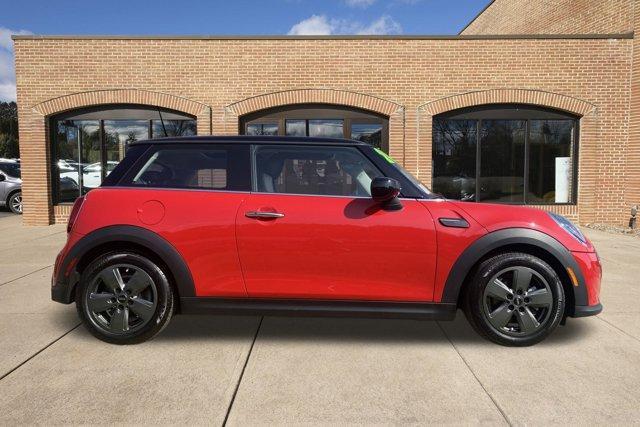 used 2024 MINI Hardtop car, priced at $26,800