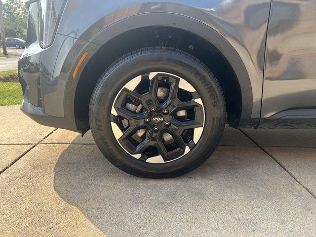 used 2024 Kia Sorento car, priced at $27,500