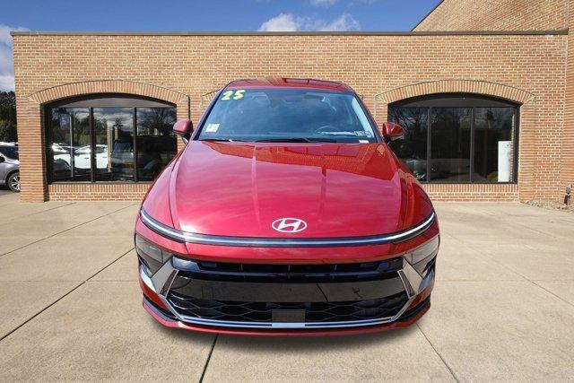 new 2025 Hyundai Sonata Hybrid car, priced at $32,681