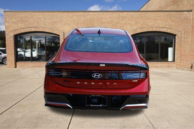 new 2025 Hyundai Sonata Hybrid car, priced at $32,681
