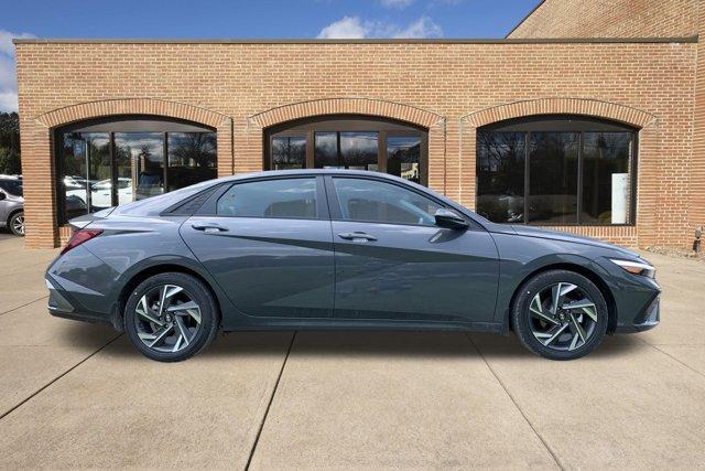 new 2025 Hyundai Elantra car, priced at $24,161
