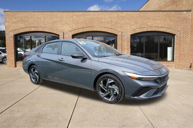 new 2025 Hyundai Elantra car, priced at $24,278