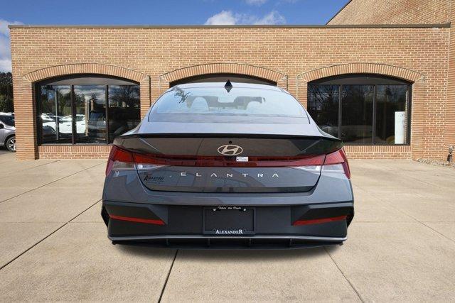 new 2025 Hyundai Elantra car, priced at $24,278