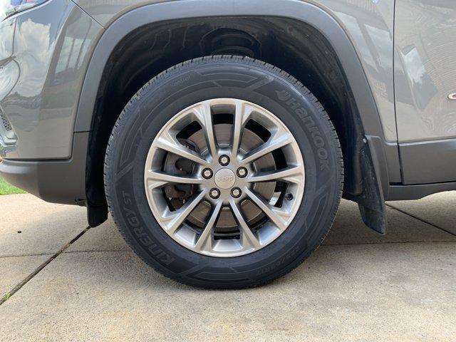 used 2020 Jeep Cherokee car, priced at $18,900