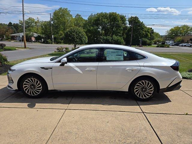 new 2025 Hyundai Sonata Hybrid car, priced at $32,262