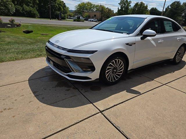 new 2025 Hyundai Sonata Hybrid car, priced at $32,262