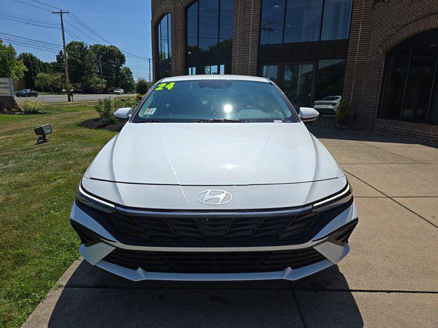 new 2024 Hyundai Elantra car, priced at $25,560