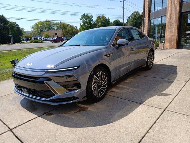 new 2025 Hyundai Sonata Hybrid car, priced at $31,722