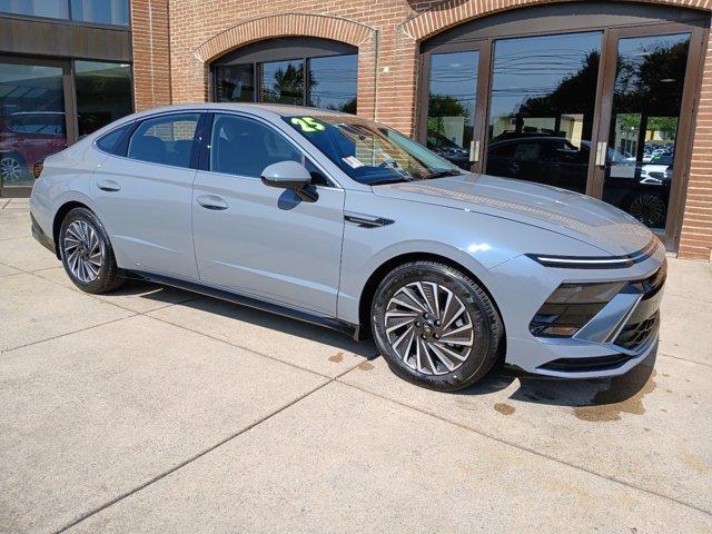 new 2025 Hyundai Sonata Hybrid car, priced at $31,722