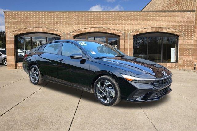 new 2025 Hyundai Elantra car, priced at $24,278