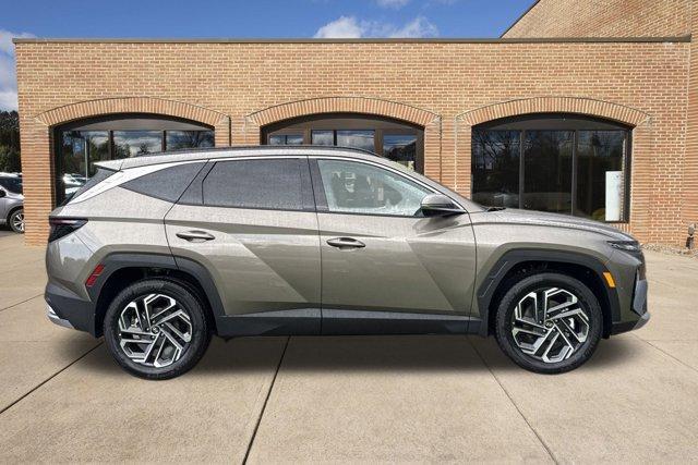new 2025 Hyundai TUCSON Hybrid car