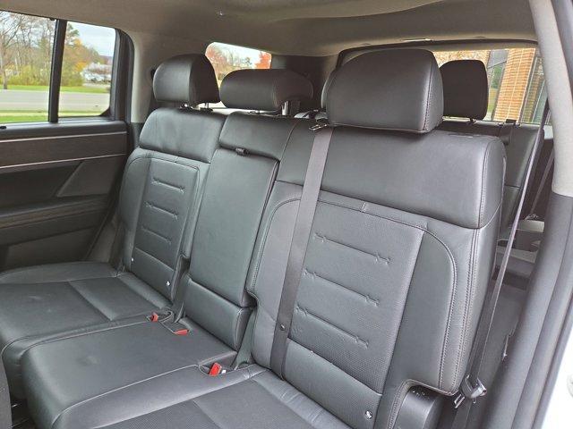 used 2024 Hyundai Santa Fe car, priced at $34,300