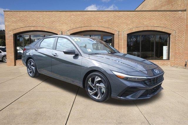 new 2025 Hyundai Elantra car, priced at $24,309