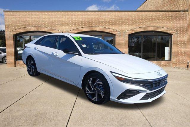 new 2025 Hyundai Elantra car, priced at $24,789