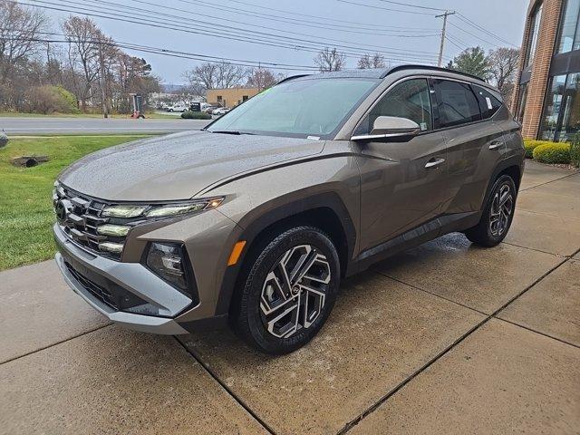 new 2025 Hyundai Tucson Plug-In Hybrid car