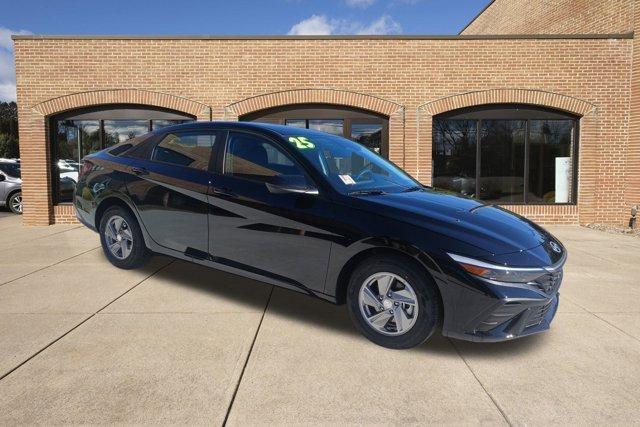 new 2025 Hyundai Elantra car, priced at $22,450