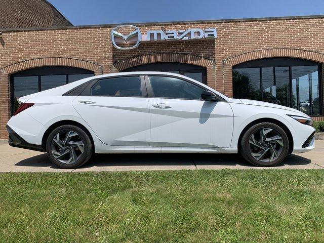 new 2025 Hyundai ELANTRA HEV car, priced at $28,726