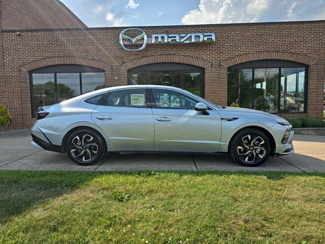 new 2024 Hyundai Sonata car, priced at $28,340