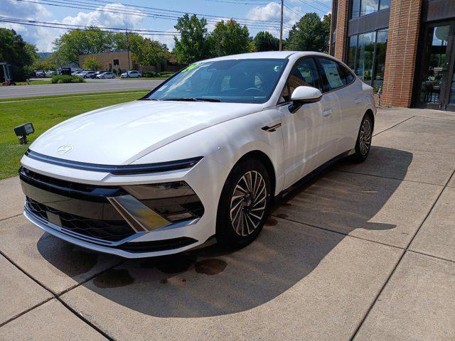 new 2024 Hyundai Sonata Hybrid car, priced at $30,928