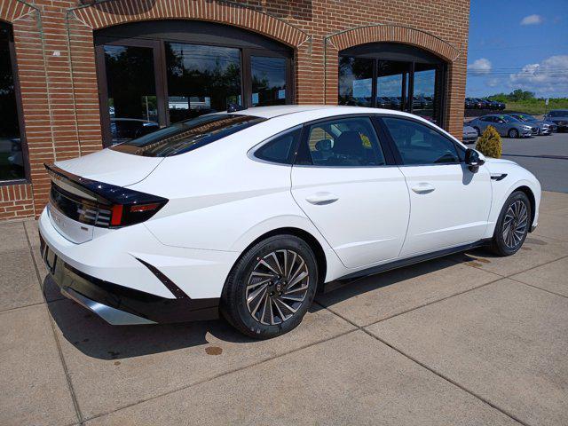 new 2024 Hyundai Sonata Hybrid car, priced at $30,928