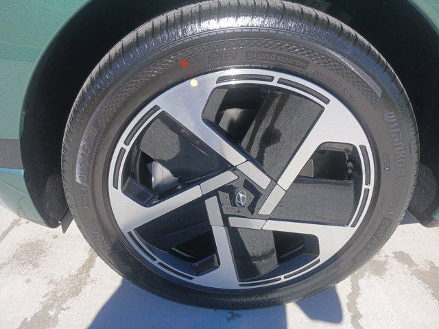 new 2026 Hyundai IONIQ 9 car, priced at $77,585