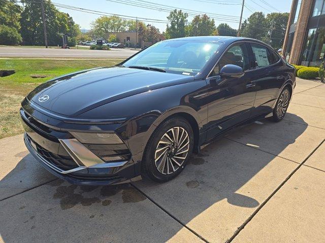 new 2025 Hyundai Sonata Hybrid car, priced at $37,978