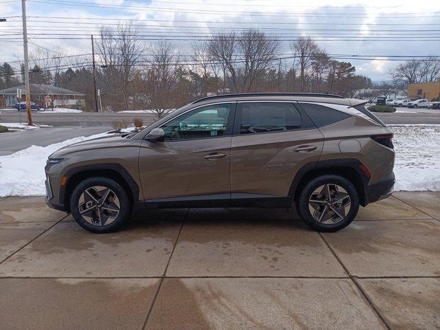 new 2025 Hyundai Tucson Hybrid car, priced at $37,139