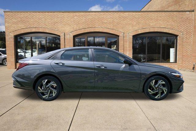 new 2025 Hyundai Elantra car, priced at $24,306