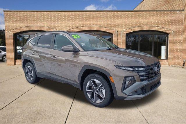used 2025 Hyundai TUCSON Hybrid car, priced at $35,500