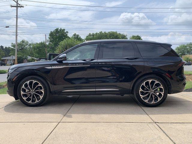 used 2024 Lincoln Nautilus car