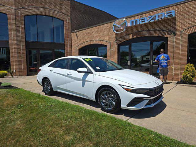 new 2024 Hyundai Elantra car, priced at $24,870