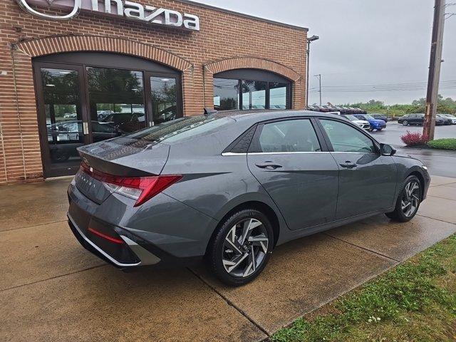 new 2025 Hyundai Elantra car, priced at $26,304