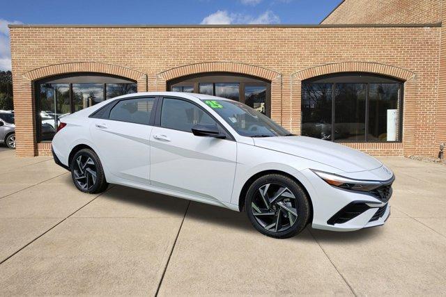 new 2025 Hyundai Elantra car, priced at $24,758