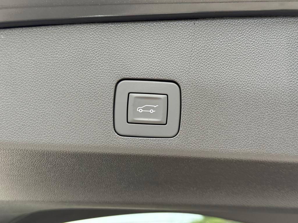 new 2025 Buick Encore GX car, priced at $29,053