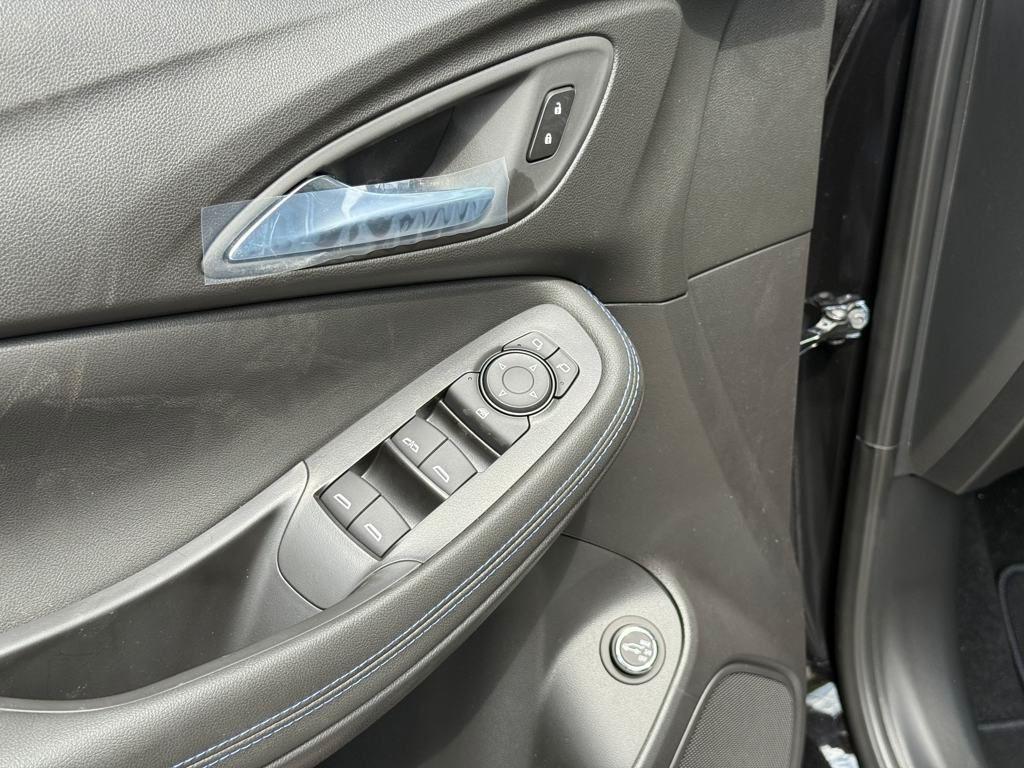 new 2025 Buick Encore GX car, priced at $29,053