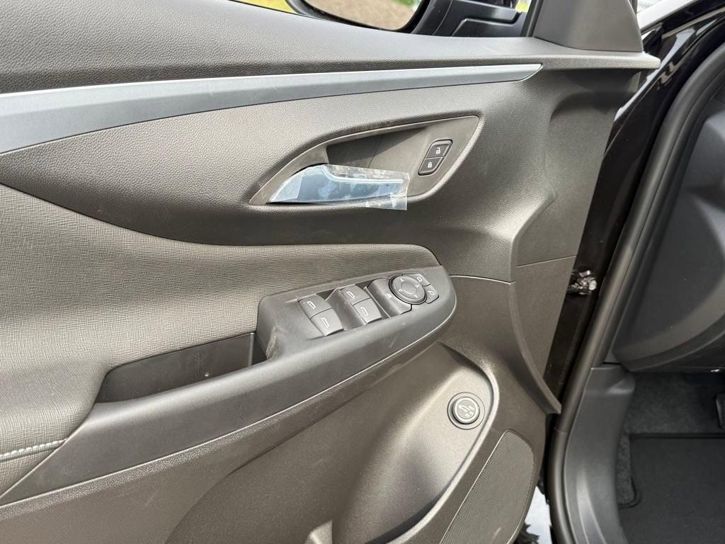 new 2025 Buick Envista car, priced at $22,439