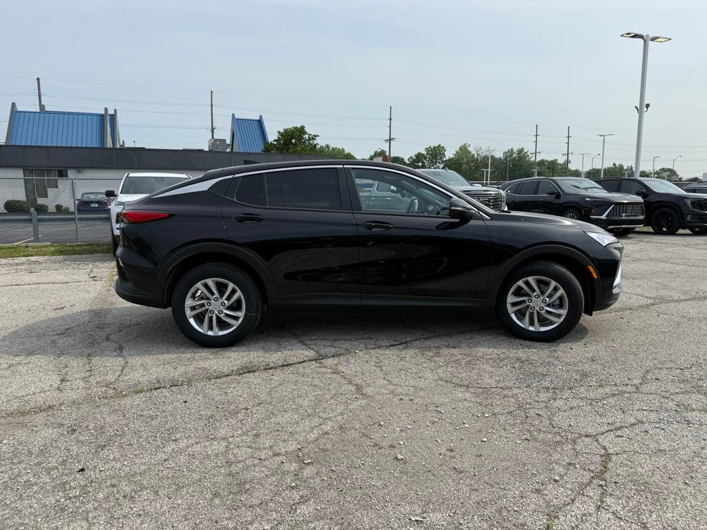 new 2025 Buick Envista car, priced at $26,326