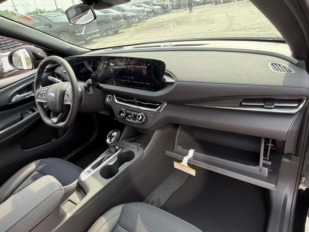 new 2025 Buick Envista car, priced at $26,326
