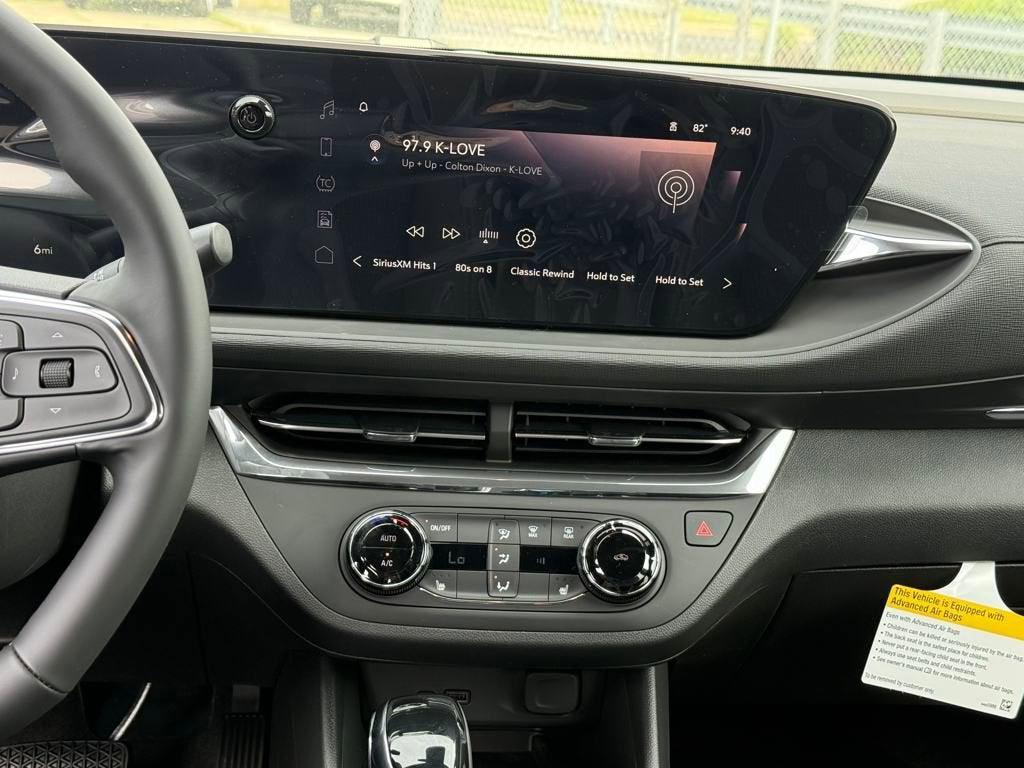 new 2025 Buick Envista car, priced at $22,439
