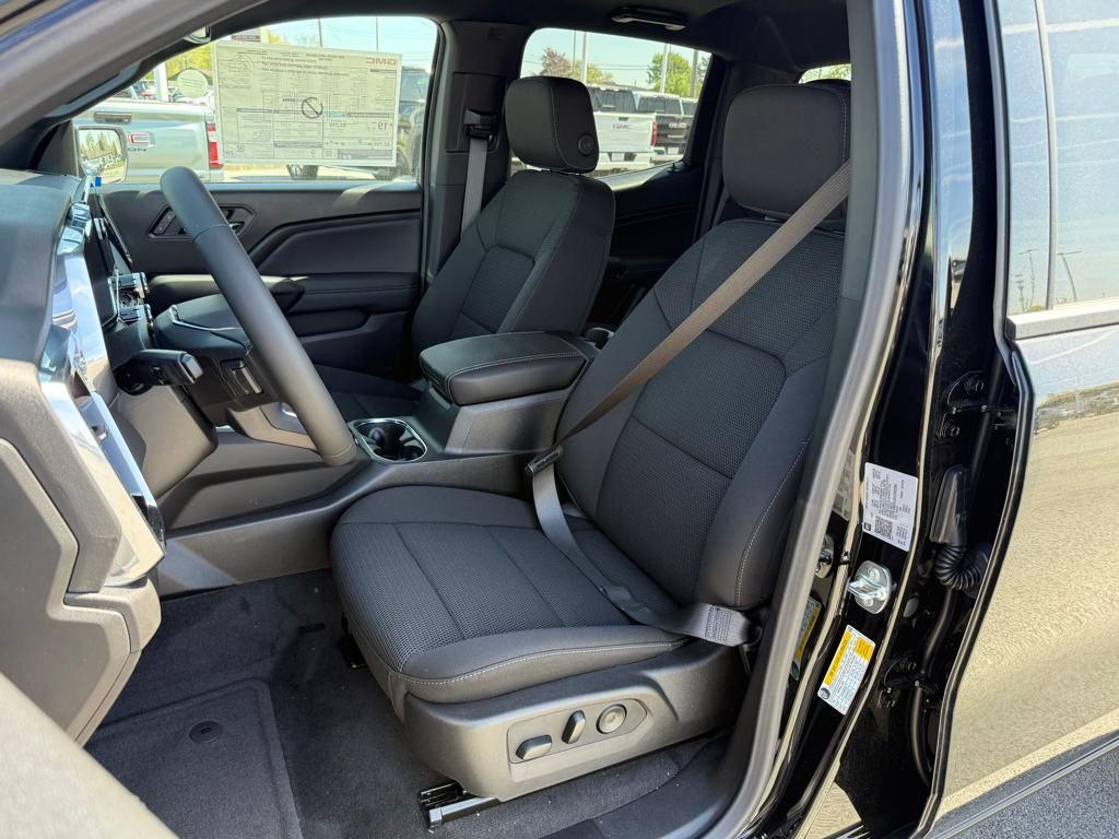 new 2025 GMC Canyon car, priced at $43,677