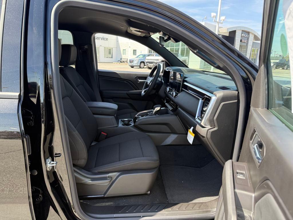 new 2025 GMC Canyon car, priced at $43,677